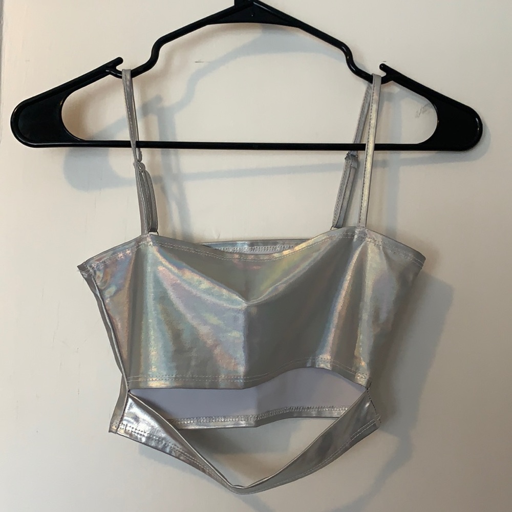 Silver tank w/ slit.